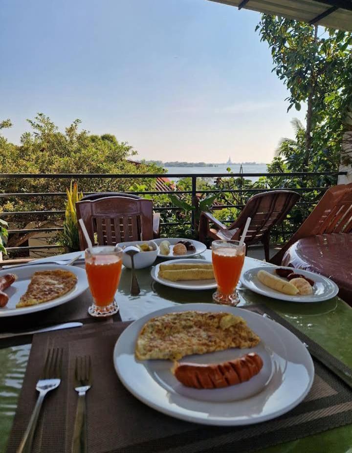 Lake Edge Resort Anuradhapura Buitenkant foto